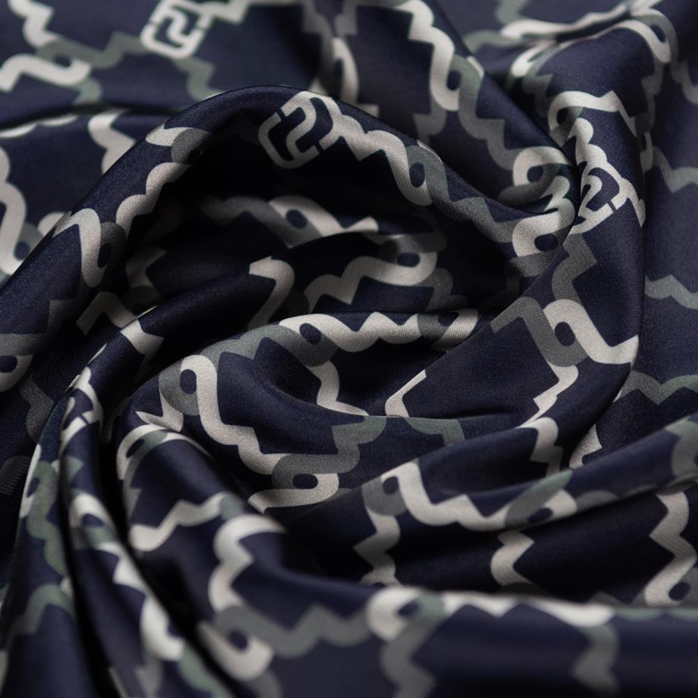 Htarwara Onyxr Rectangular Scarf